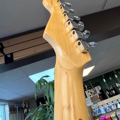 Fender American Stratocaster Maple 2004 - 3 Tone Sunburst image 12