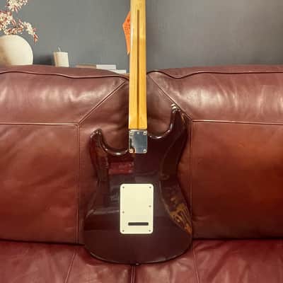 Preowned MIM Fender Stratocaster - Maroon image 4