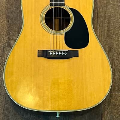 Martin D-28 1975 - Natural image 2