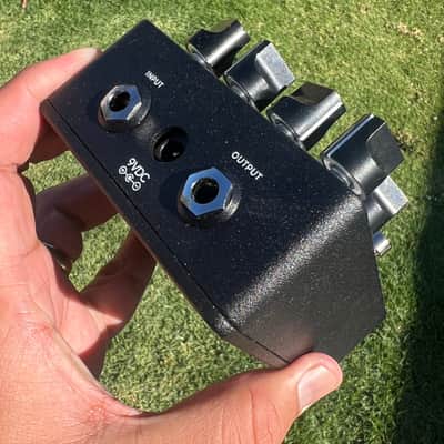 Abominable Electronics Throne Torcher - Black image 3
