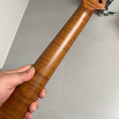 4a Round End stainless steel 22frets Roasted flame Maple guitar neck 25.5inch hole 10mm Satin Rosewood fingerboard ,4A Bone nut Stainless steel 22fret satin Roasted Flame Maple electric guitar neck image 7