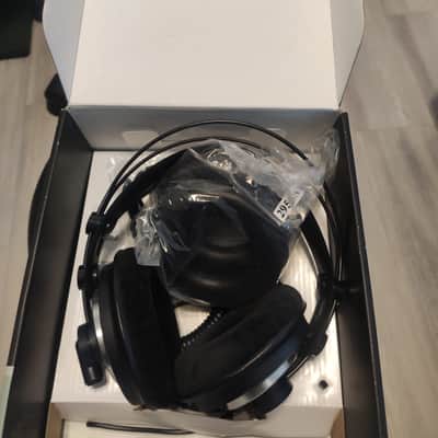 AKG K240 MKII Professional Semi-Open Back Studio Headphones 2010s - Black image 3