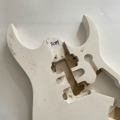 White HSH Guitar DIY Project Body image 13