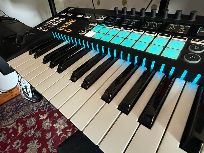 Novation ReMOTE 61 SL MKIII MIDI Controller 2018 - Present Black image 1