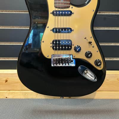 2004 Fender American Deluxe Fat Stratocaster HSS with Rosewood Fretboard, Montego Black image 3