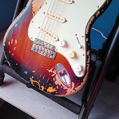 Fender Mike McCready Signature Stratocaster 2023 - Present - 3-Color Sunburst Relic image 10