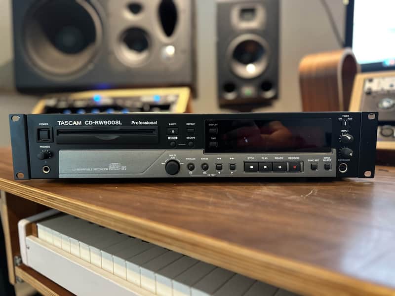 TASCAM CD-RW900SL Rackmount CD Recorder and Player image 1