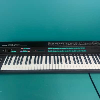 Yamaha DX7 Programmable Algorithm FM Synthesizer 1983 - 1987 - Black