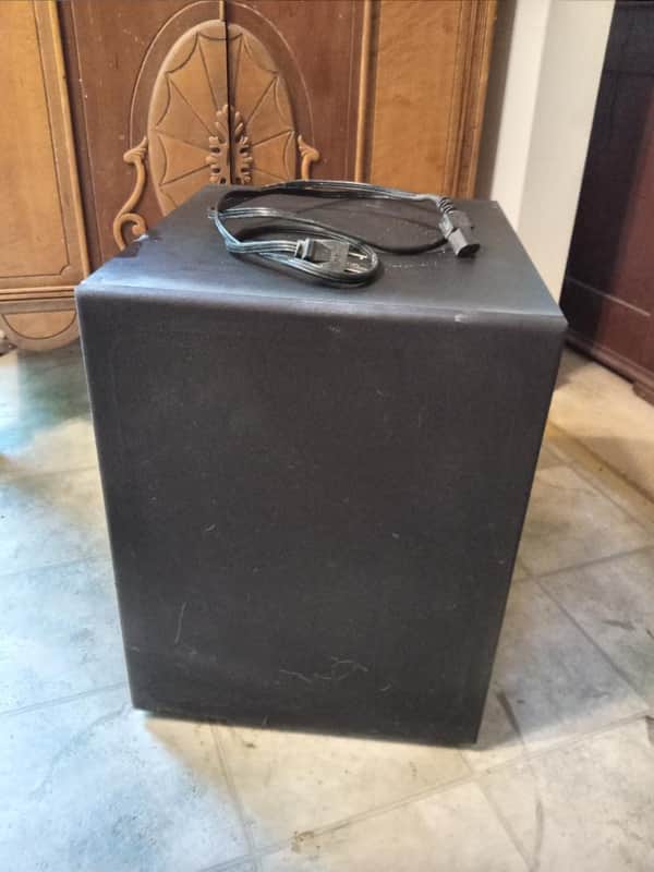 Proficient S12 subwoofer in very good condition image 1