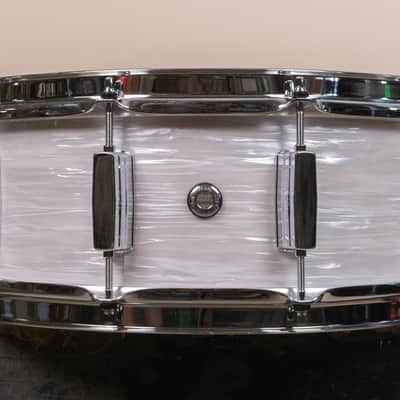 Pearl President Series 5.5x14 Phenolic White Oyster Snare Drum image 6