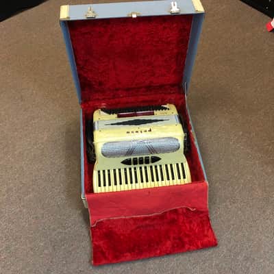 Petosa 1956 Petite Accordion with Original Case Made in Italy image 6