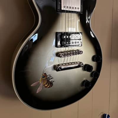 Epiphone Adam Jones Signature Art Series Les Paul Custom 2024 - Mark Ryden’s “Queen Bee" / Silverburst image 9