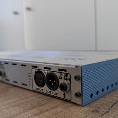 API 2500 Stereo Bus Compressor 2000 - 2019 - Black image 4