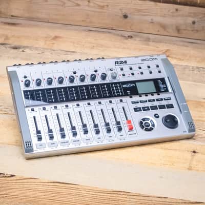 Zoom R24 (R-24) Digital Multitrack Recorder Multi-Track Interface U284609 image 3