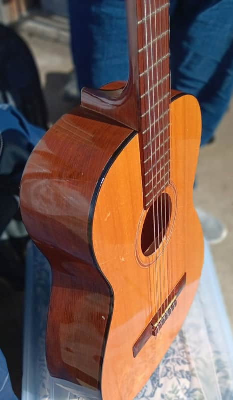 Goya Classical Guitar 1963 - Lacquer image 1
