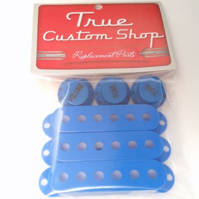Blue Single Coil Pickup Covers with 1 Tone 2 Volume Control Knobs with Switch Tip for Fender Strat image 2