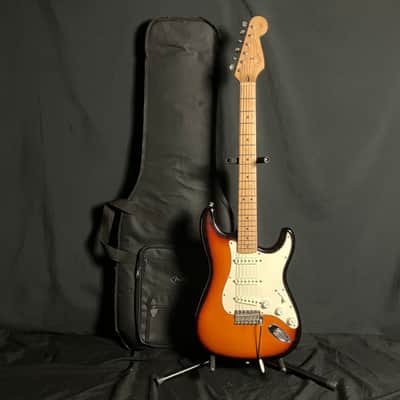 Fender California Series Stratocaster  - Sunburst - Made in USA 1997 image 2