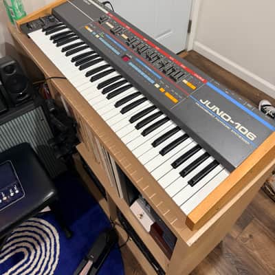Roland Juno-106 61-Key Programmable Polyphonic Synthesizer 1984 - 1985 - Black