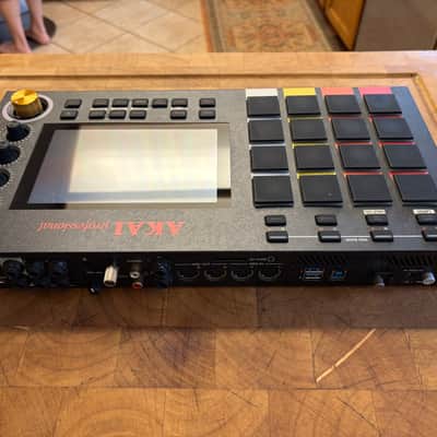 Akai MPC Live Standalone Sampler / Sequencer 2017 - 2020 - Black image 6