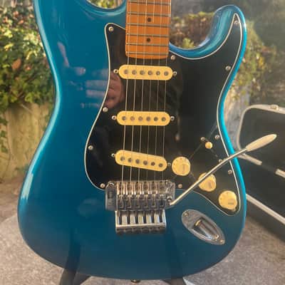 Fender Made in Japan Floyd Rose Stratocaster 1999 - Blue sparkle image 1