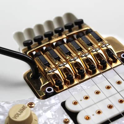 IBANEZ  "JEM7V White (F0713097) with her papers and original Hardcase" 3, 59 KG image 5