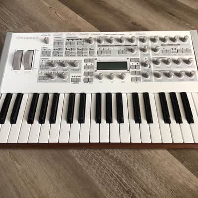 Access Virus TI Polar 37-Key Digital Synthesizer - White