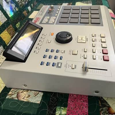 Akai MPC 2000XL Bundle, 32mb upgrade, 8 output expansion, Zip drive, Extra Disks image 12