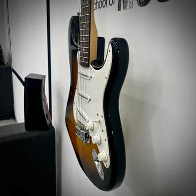 USED Squier Affinity Strat - 2-tone Sunburst image 4