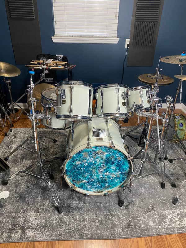 Tama Artstar II drum set in Piano White Lacquer finish - 8”, 10”, 12”, 14”, 22” image 1