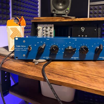 Tube-Tech ME-1B Mid Range Tube Equalizer 2010s - Blue image 2