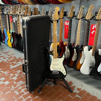 Fender   American Elite Stratocaster Black 1983 image 12