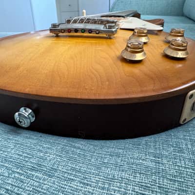 Gibson Les Paul Tribute Custombuckers 50s Wiring Honeyburst Gibson Soft Case Preview Video image 16