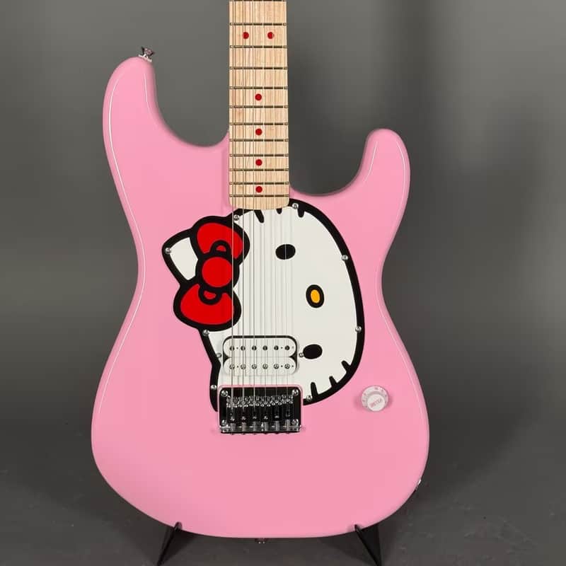 Squier Fender Hello Kitty Pink Stratocaster TOP ZUSTAND Gigba…