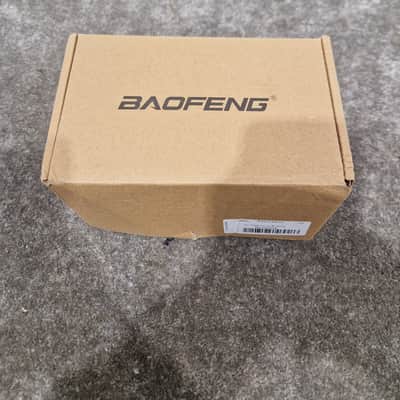 Baofeng UV-5R Black Receiver - Like New w/ Original Box & charging port, Antennae image 6