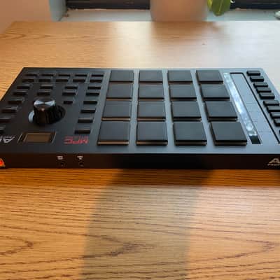 Akai MPC Studio Music Production Controller 2021 - Present - Black image 7