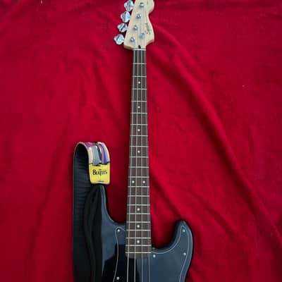 Fender Squire precision bass 2022 - Black image 3