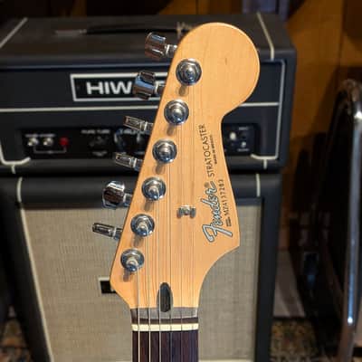 Fender Standard Stratocaster with Rosewood Fretboard 2004 - Midnight Wine image 5