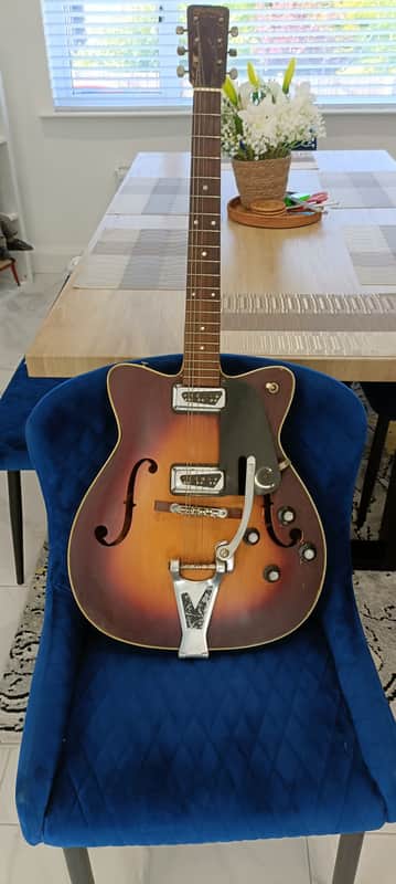 Martin Electric guitar 1965 - Varnish - Good