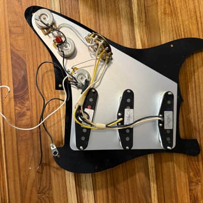 Fender Gilmour/Voodoo Texas Special SSS Pre-wired Stratocaster Pickguard - Black single ply 2024 - Black single ply with white pickup covers image 2