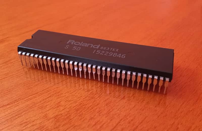 Roland S50 - IC 52 PD65006-017 - I/O Gate Array image 1