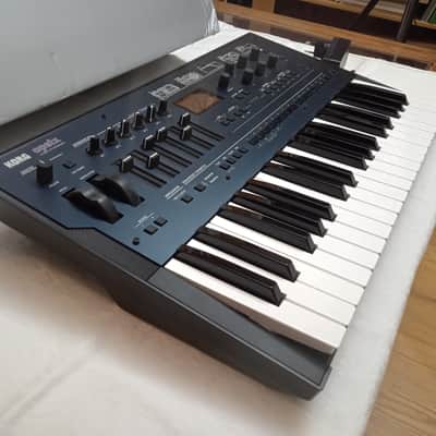 Korg Opsix 37-Key Altered FM Synthesizer 2020 - 2024 - Blue / Black