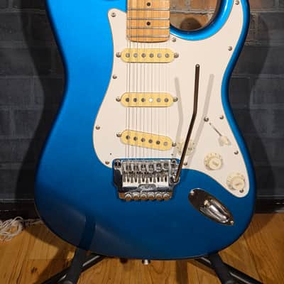 Vintage 1986 Fender Contemporary Series Stratocaster SSS Metallic Blue w/ Fender System I Tremolo System image 4