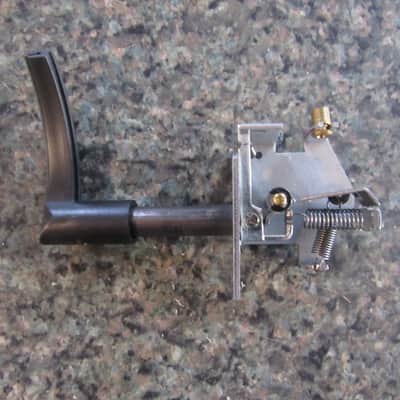 Thorens TP16 tone arm lift assembly image 2