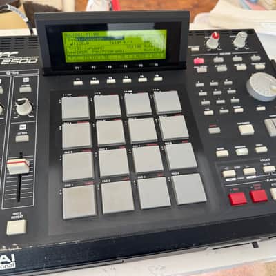 Akai MPC2500 Music Production Center 2005 - 2013 - Black
