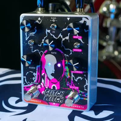 Cosmodio Glitch Witch Auto-Modulated Logic Fuzz *Free Shipping in the USA* image 2