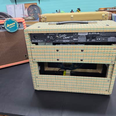 Fender Super Champ X2 2-Channel 15-Watt 1x10" Custom Green image 4