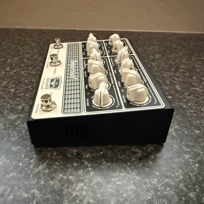 Tone King Imperial Preamp 2025 - Present Cream / Black image 5