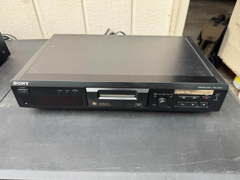 Sony MDS-JE330 minidisc deck Early 2000s - Black image 1
