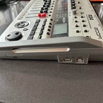 Zoom R24 USB Audio Interface / Digital Multitrack Recorder / Control Surface 2010s - Silver image 3