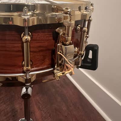 Pearl Masterworks 14x5 Santos Rosewood Limited Edition Snare – Gold Hardware – 2000 – Mint image 4
